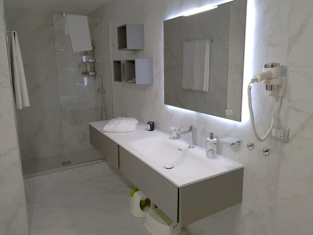 Deluxe Apartments Garda Sirmione Exterior foto