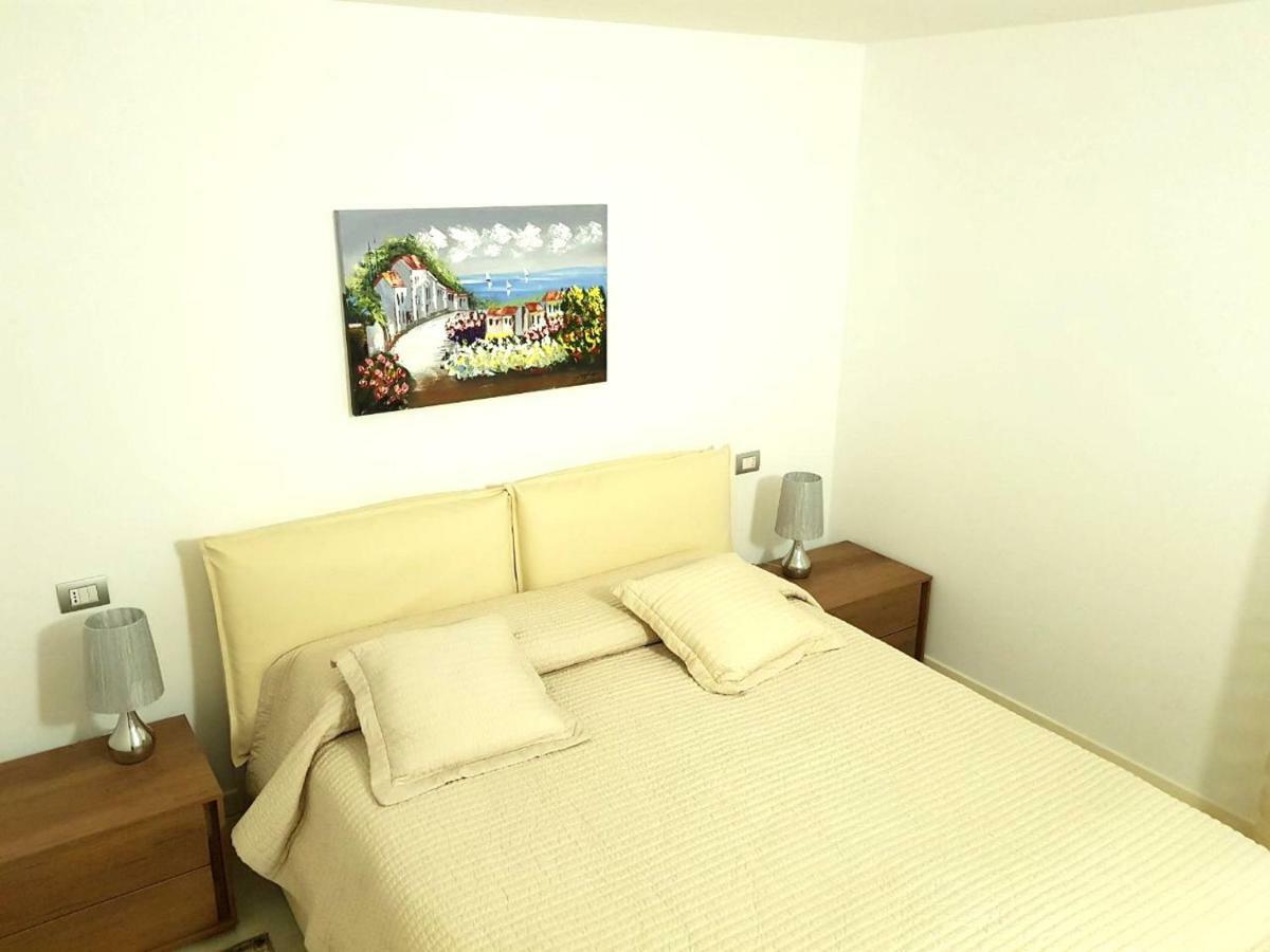 Deluxe Apartments Garda Sirmione Exterior foto