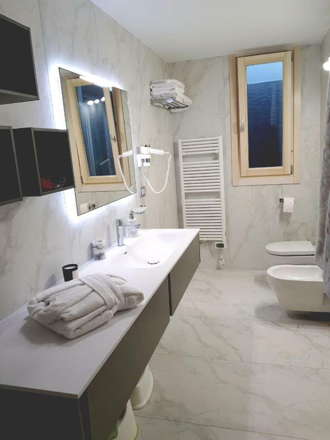 Deluxe Apartments Garda Sirmione Exterior foto