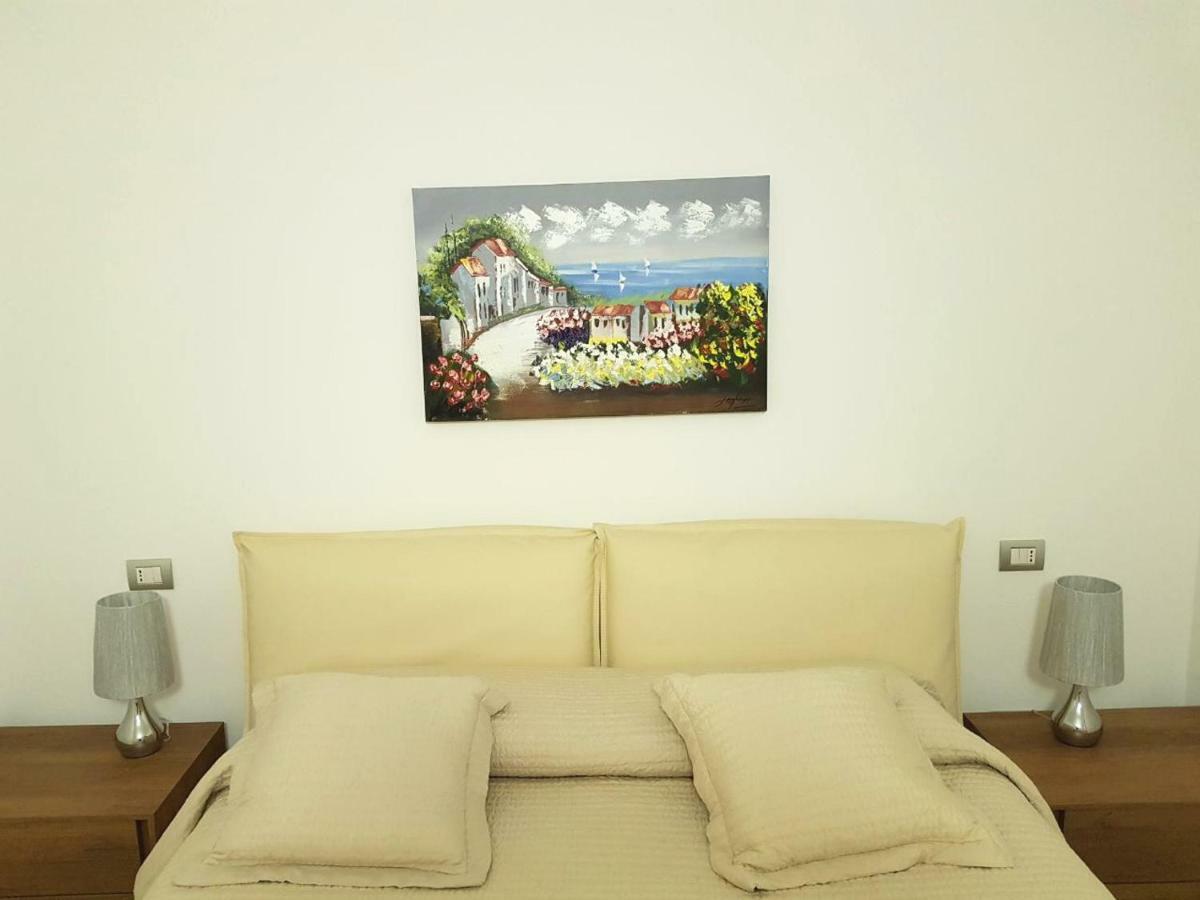 Deluxe Apartments Garda Sirmione Exterior foto