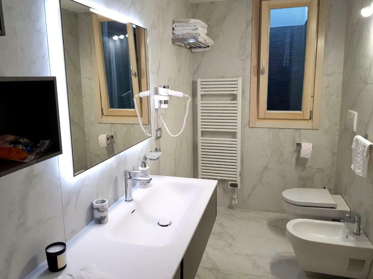 Deluxe Apartments Garda Sirmione Exterior foto
