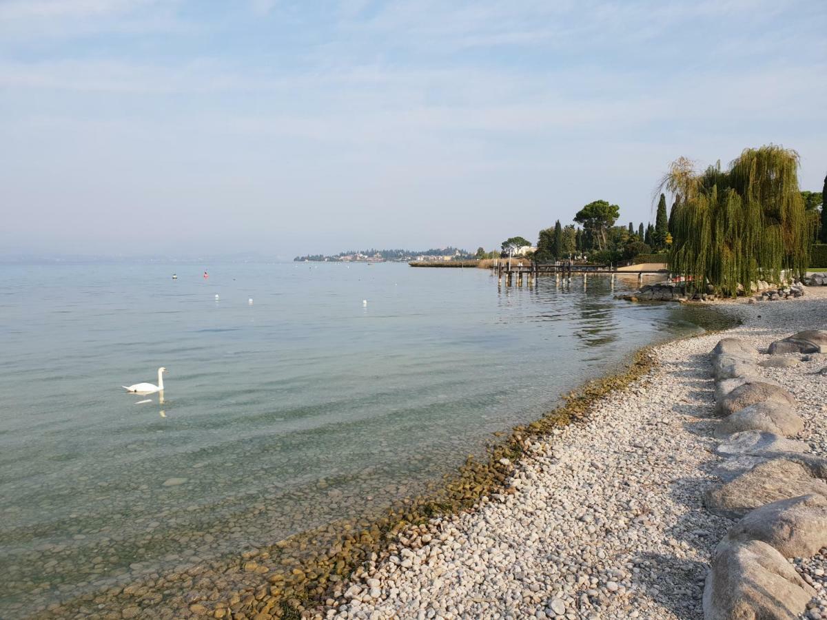 Deluxe Apartments Garda Sirmione Exterior foto